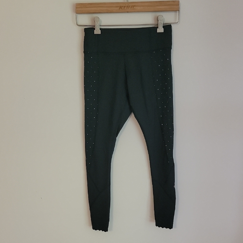 Green Tight Stuff LULULEMON SIZE 4 compression Leggings